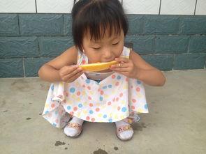 吃瓜小孩儿图片