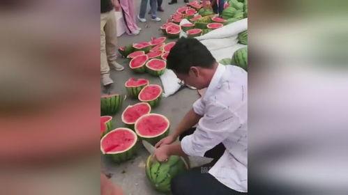 围观大型吃瓜现场,围观者的狂欢与热议