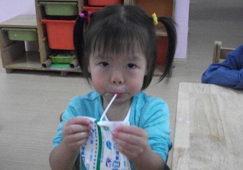 11岁女孩吃瓜,揭秘瓜果背后的奇妙世界