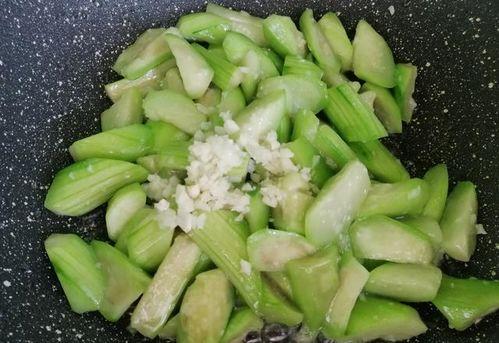 水瓜适合减肥吃吗吗,减肥饮食中的理想之选？