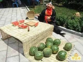 吃席吃瓜图片大全搞笑